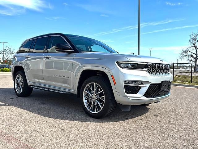 2023 Jeep Grand Cherokee Summit 4x2