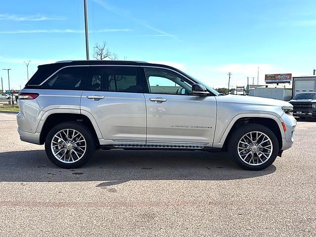 2023 Jeep Grand Cherokee Summit 4x2