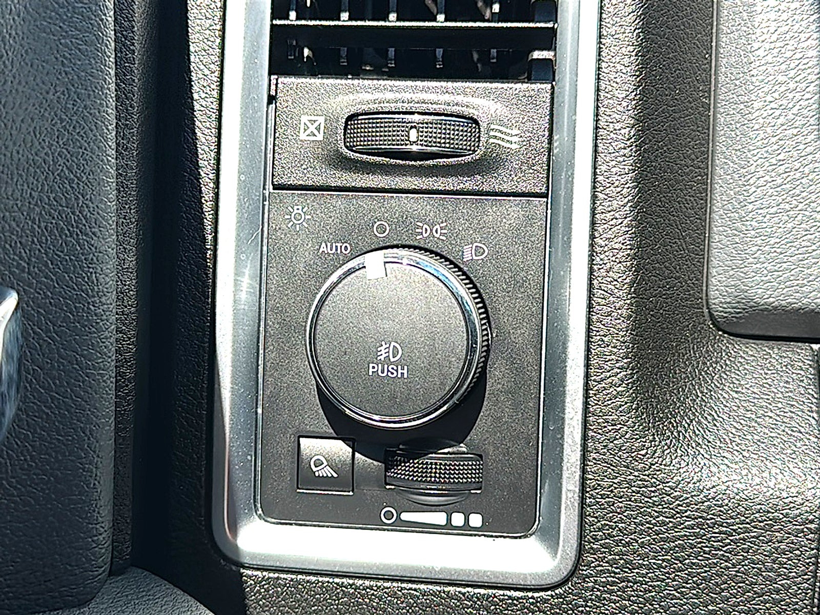 2019 RAM 1500 Classic Warlock Crew Cab 4x4 5'7" Box