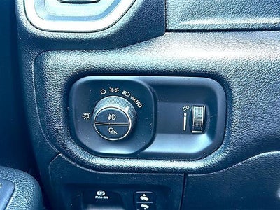 2020 RAM 1500 Big Horn 4x2 Crew Cab 5'7" Box