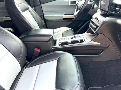 2022 Ford Explorer XLT RWD