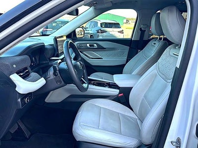 2025 Ford Explorer Platinum RWD