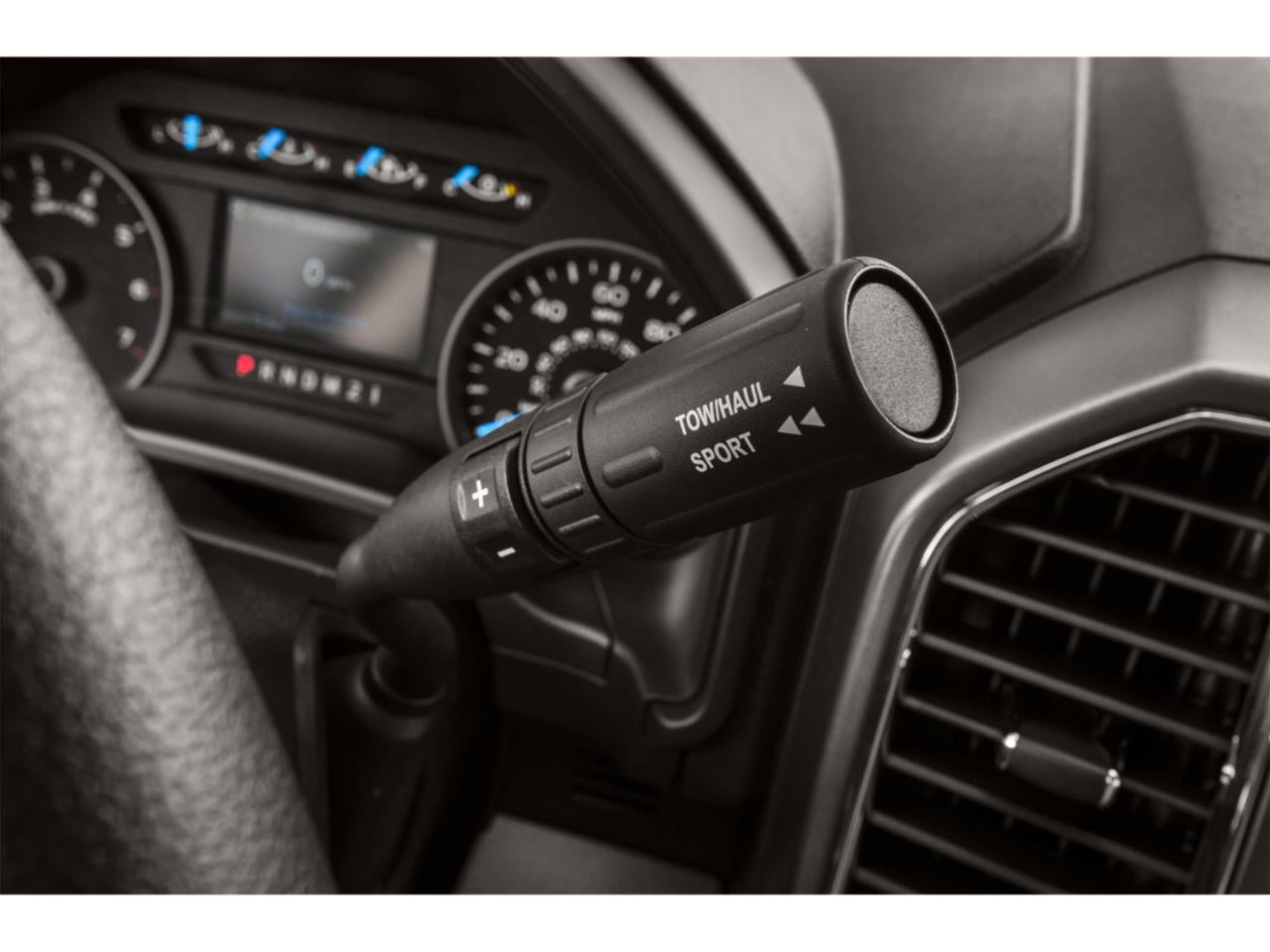 2015 Ford F-150 2WD SuperCrew 5-1/2 Ft Box XLT