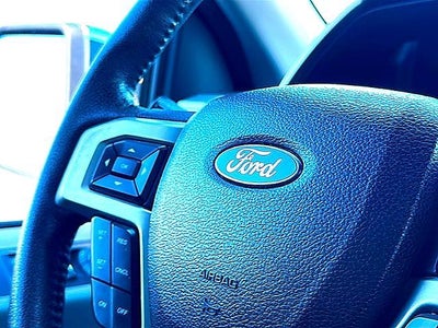 2015 Ford F-150 4WD SuperCrew 5-1/2 Ft Box Lariat