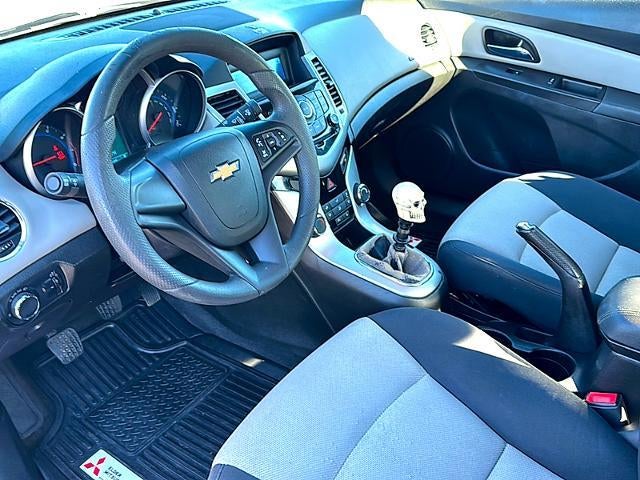 2015 Chevrolet Cruze Sedan L (Manual)