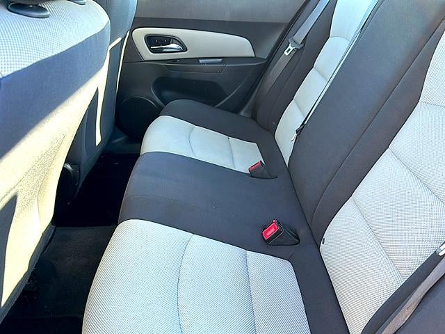 2015 Chevrolet Cruze Sedan L (Manual)