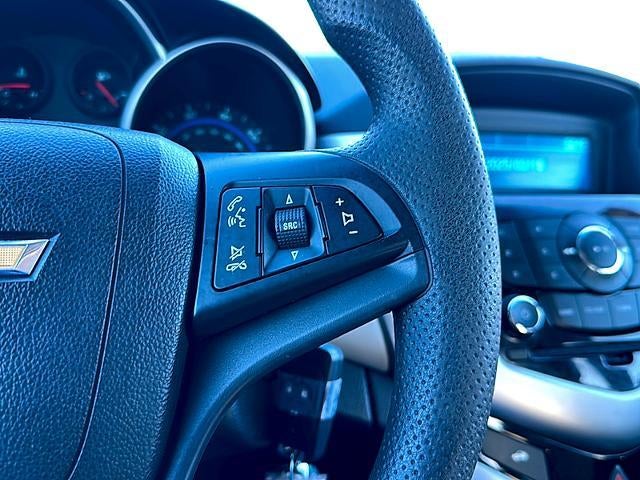 2015 Chevrolet Cruze Sedan L (Manual)