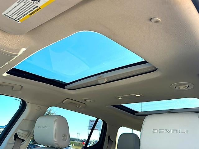 2023 GMC Acadia FWD Denali