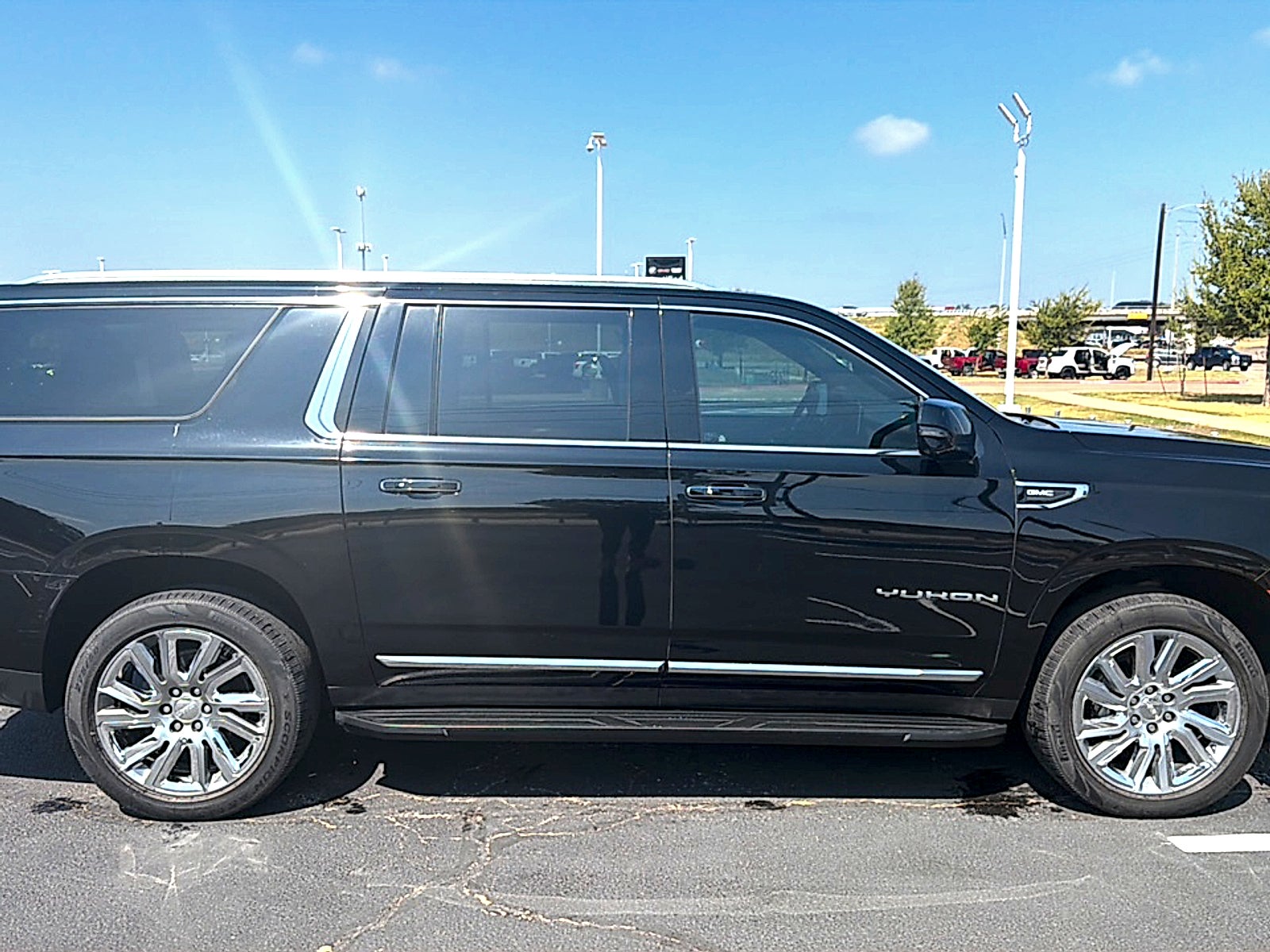 2021 GMC Yukon XL 2WD SLT