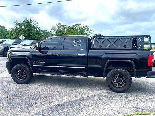 2019 GMC Sierra 2500 HD Crew Cab Standard Box 4-Wheel Drive Denali