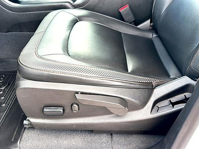 2022 GMC Canyon Crew Cab Short Box 4-Wheel Drive AT4 w/Leather