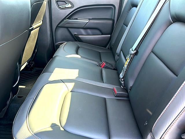 2022 GMC Canyon Crew Cab Short Box 4-Wheel Drive AT4 w/Leather