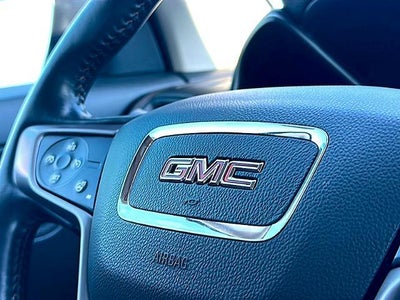 2022 GMC Canyon Crew Cab Short Box 4-Wheel Drive AT4 w/Leather