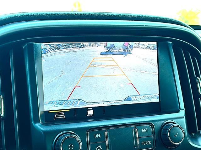 2022 GMC Canyon Crew Cab Short Box 4-Wheel Drive AT4 w/Leather