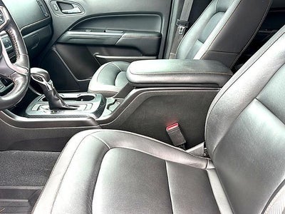 2022 GMC Canyon Crew Cab Short Box 4-Wheel Drive AT4 w/Leather
