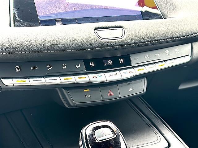 2023 Cadillac XT4 FWD 4dr Premium Luxury