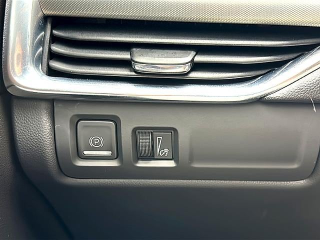 2023 Cadillac XT4 FWD 4dr Premium Luxury