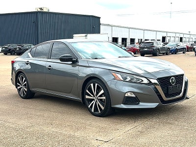 2022 Nissan Altima SR FWD