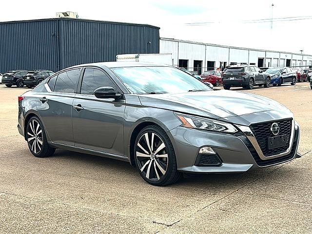 2022 Nissan Altima SR FWD