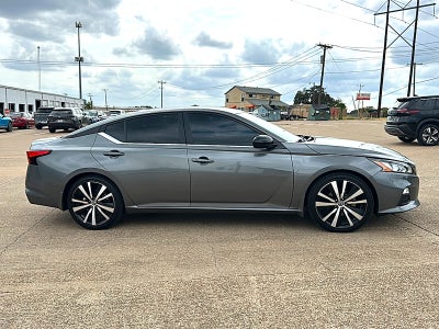 2022 Nissan Altima SR FWD