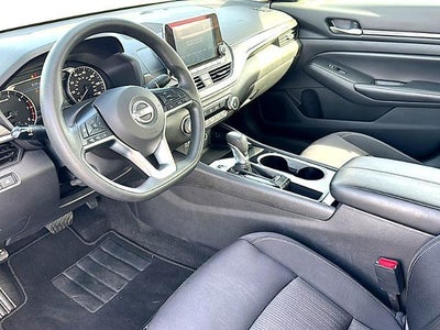 2024 Nissan Altima 2.5 SV Sedan