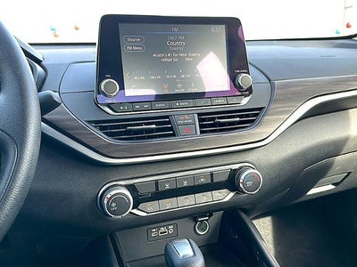 2024 Nissan Altima 2.5 SV Sedan