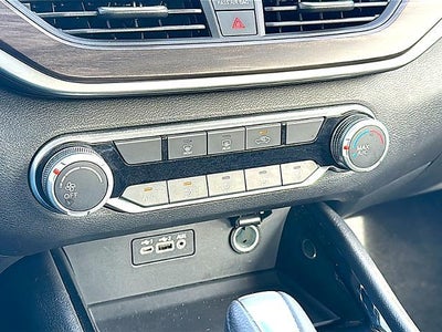 2024 Nissan Altima 2.5 SV Sedan