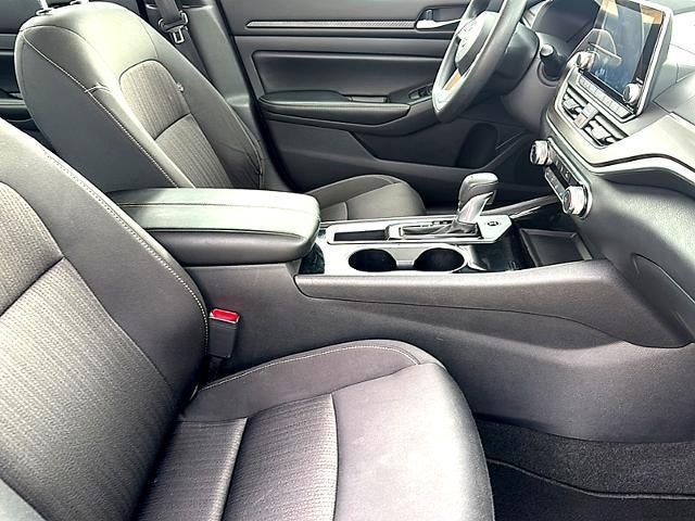 2024 Nissan Altima 2.5 SV Sedan