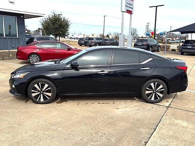 2022 Nissan Altima 2.5 SV Sedan