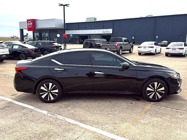 2022 Nissan Altima 2.5 SV Sedan