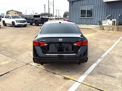 2022 Nissan Altima 2.5 SV Sedan