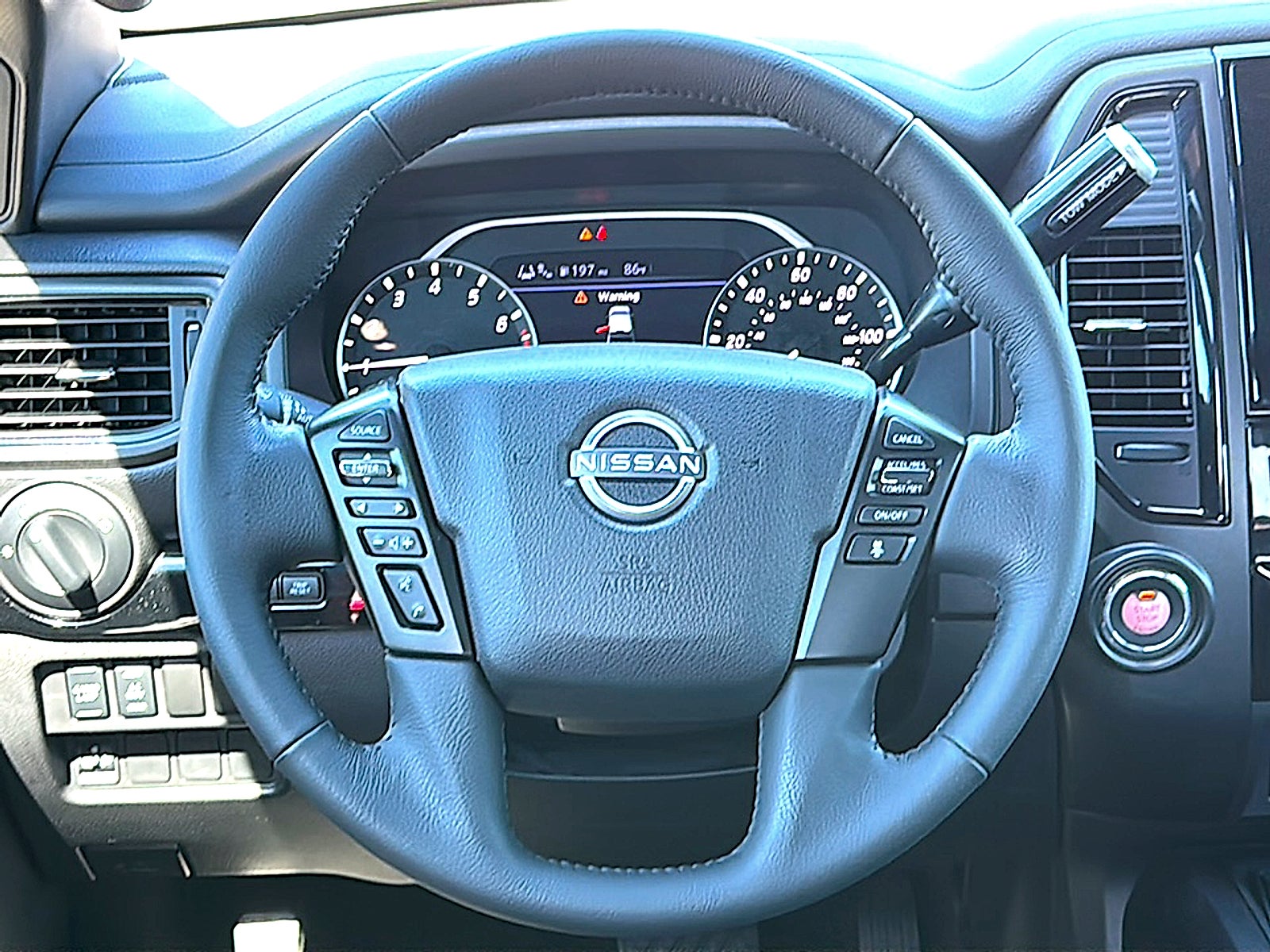 2023 Nissan TITAN Crew Cab SV 4x2