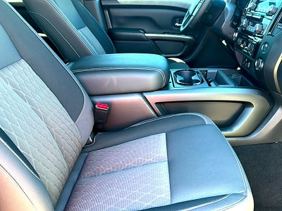 2023 Nissan TITAN Crew Cab SV 4x2