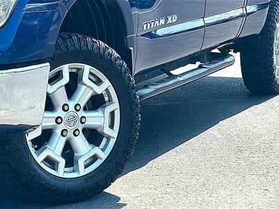 2017 Nissan Titan XD 4x4 Gas Crew Cab SV