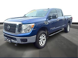 2017 Nissan Titan XD 4x4 Gas Crew Cab SV
