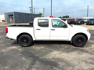 2016 Nissan Frontier 4WD Crew Cab SWB Auto SV