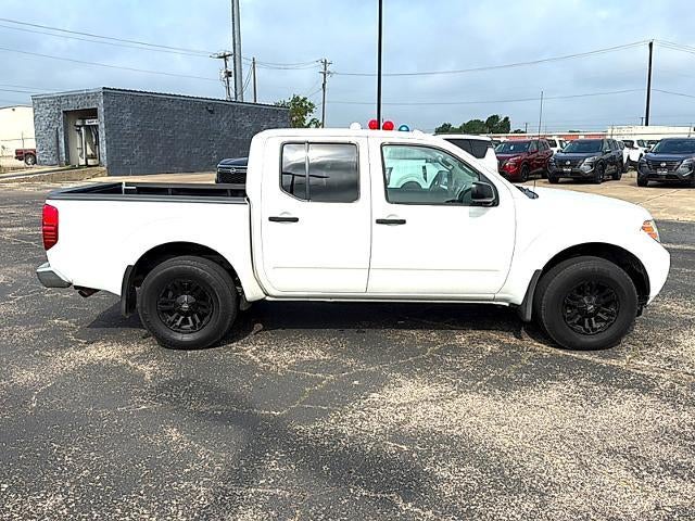 2016 Nissan Frontier 4WD Crew Cab SWB Auto SV