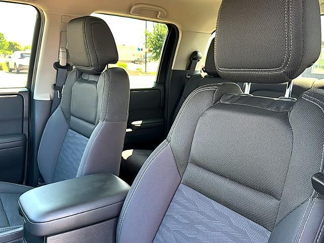 2024 Nissan Frontier Crew Cab 4x2 SV
