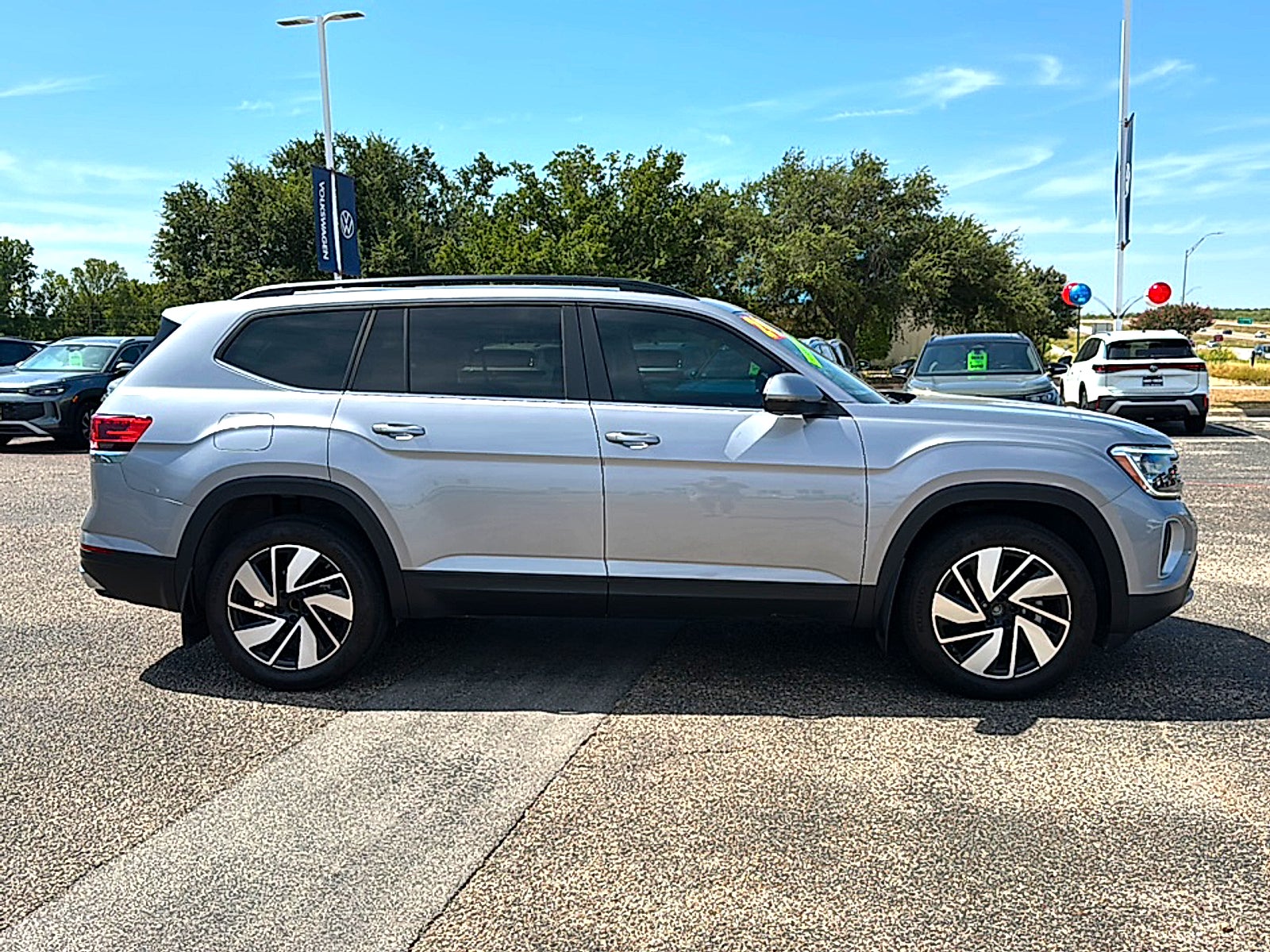 2024 Volkswagen Atlas 2.0T SE w/Technology