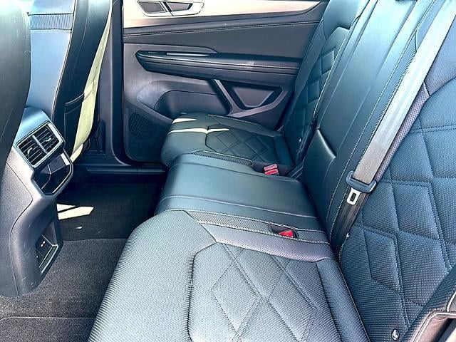 2024 Volkswagen Atlas Cross Sport 2.0T SE w/Technology FWD