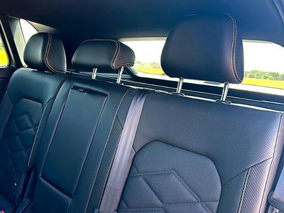 2024 Volkswagen Atlas Cross Sport 2.0T SE w/Technology FWD