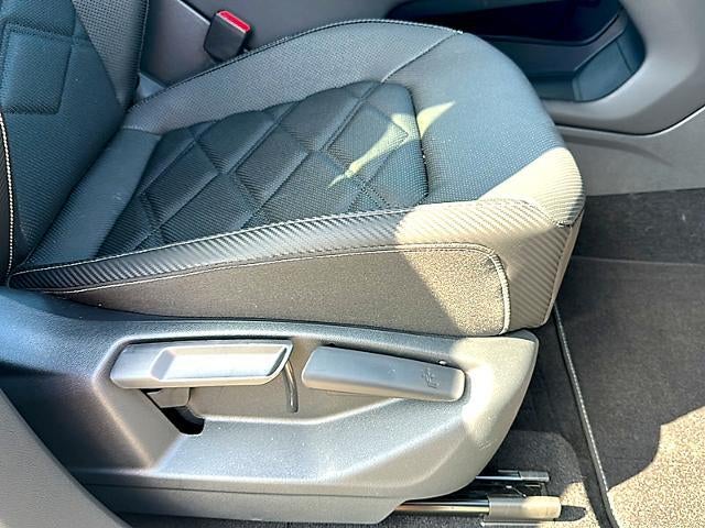 2024 Volkswagen Atlas Cross Sport 2.0T SE w/Technology FWD