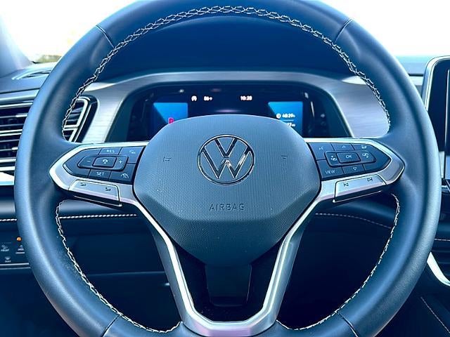 2024 Volkswagen Atlas Cross Sport 2.0T SE w/Technology FWD