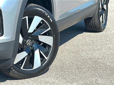 2024 Volkswagen Atlas Cross Sport 2.0T SE w/Technology FWD