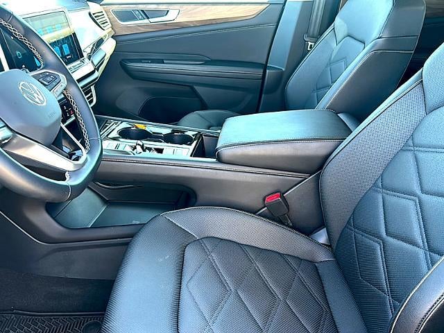 2025 Volkswagen Atlas 2.0T SE w/Technology FWD