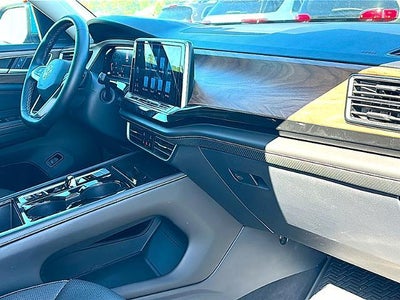 2025 Volkswagen Atlas 2.0T SE w/Technology FWD