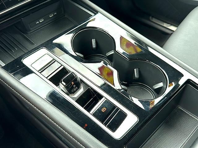 2025 Volkswagen Atlas 2.0T SE w/Technology FWD