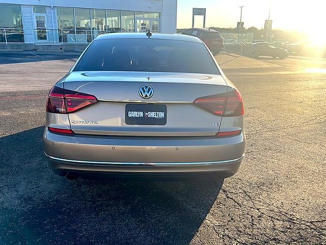 2017 Volkswagen Passat 1.8T SEL Premium Auto