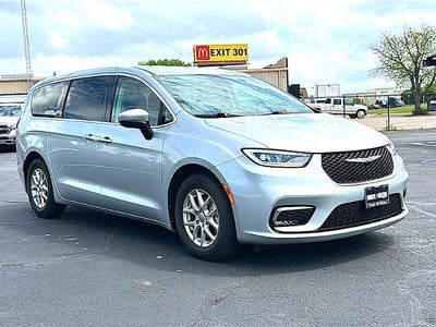 2023 Chrysler Pacifica Touring L FWD