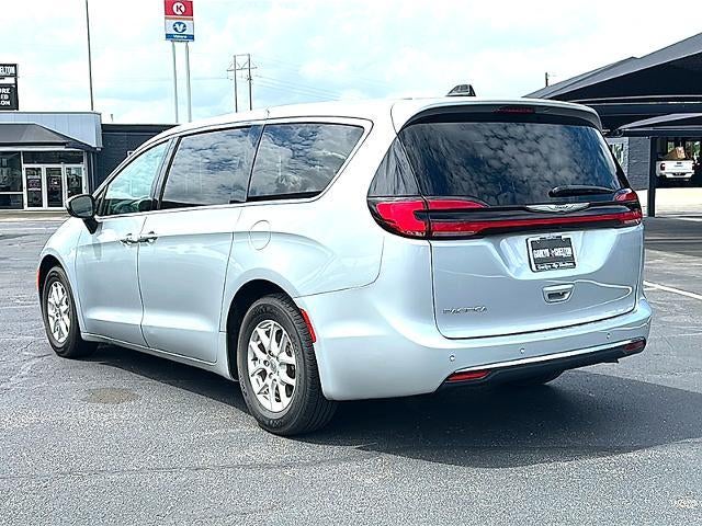 2023 Chrysler Pacifica Touring L FWD